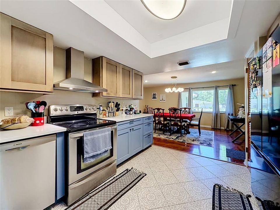 For Sale: $485,000 (3 beds, 2 baths, 1594 Square Feet)