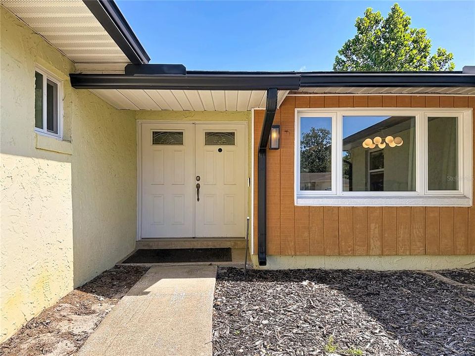 For Sale: $485,000 (3 beds, 2 baths, 1594 Square Feet)