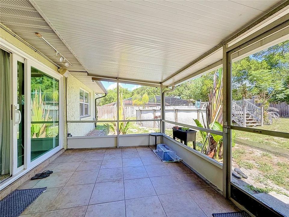 For Sale: $485,000 (3 beds, 2 baths, 1594 Square Feet)