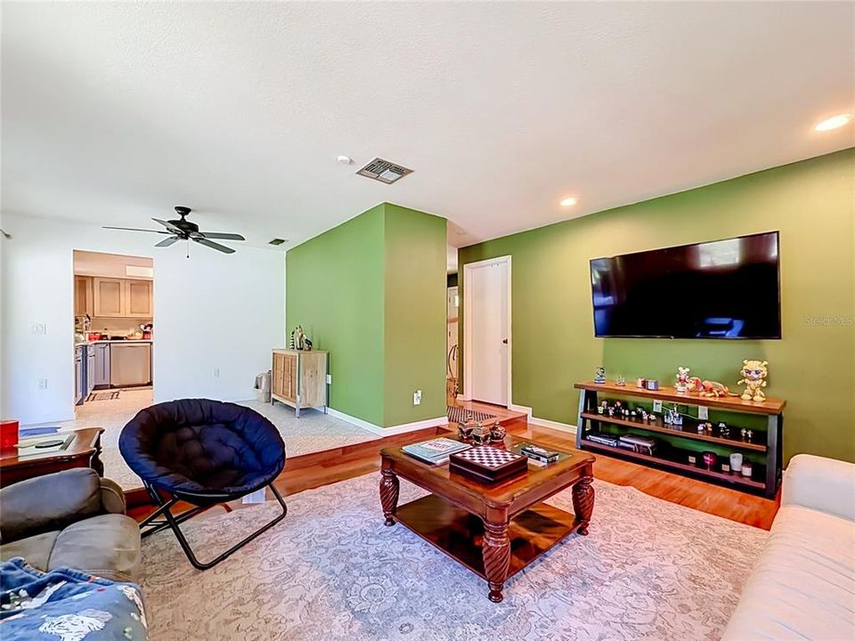 For Sale: $485,000 (3 beds, 2 baths, 1594 Square Feet)