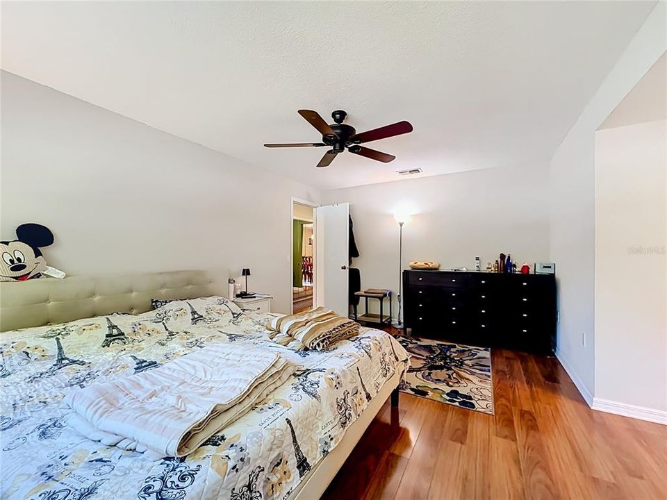 For Sale: $485,000 (3 beds, 2 baths, 1594 Square Feet)