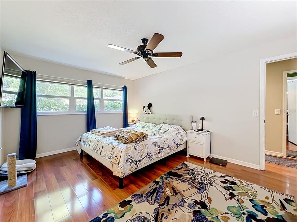 For Sale: $485,000 (3 beds, 2 baths, 1594 Square Feet)