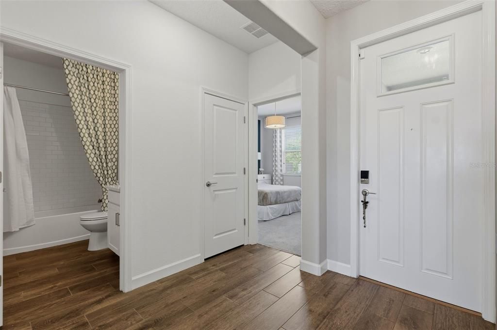 For Rent: $3,000 (2 beds, 2 baths, 1959 Square Feet)