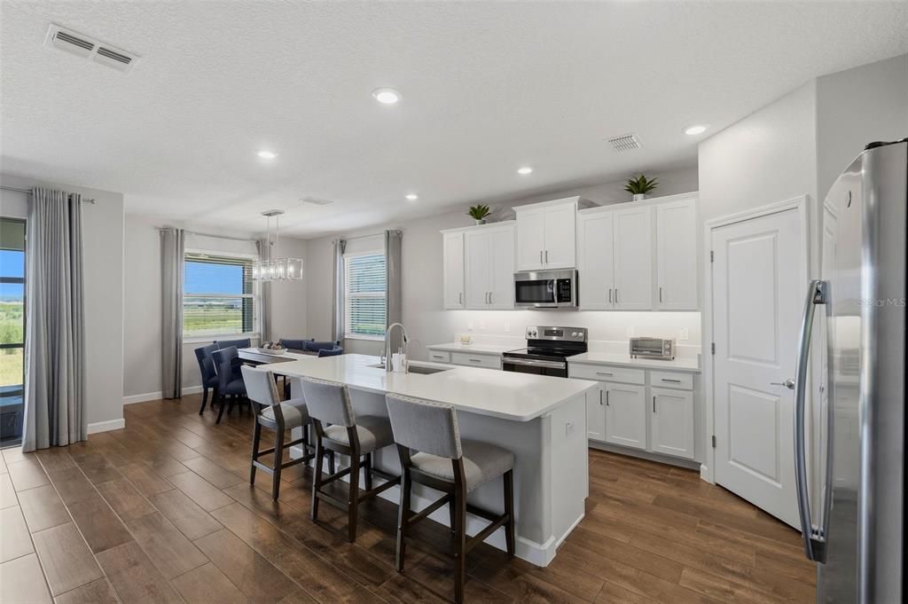 For Rent: $3,000 (2 beds, 2 baths, 1959 Square Feet)