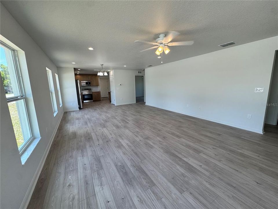 En Venta: $339,000 (3 camas, 2 baños, 1490 Pies cuadrados)