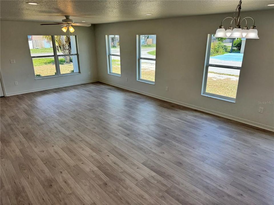 En Venta: $339,000 (3 camas, 2 baños, 1490 Pies cuadrados)