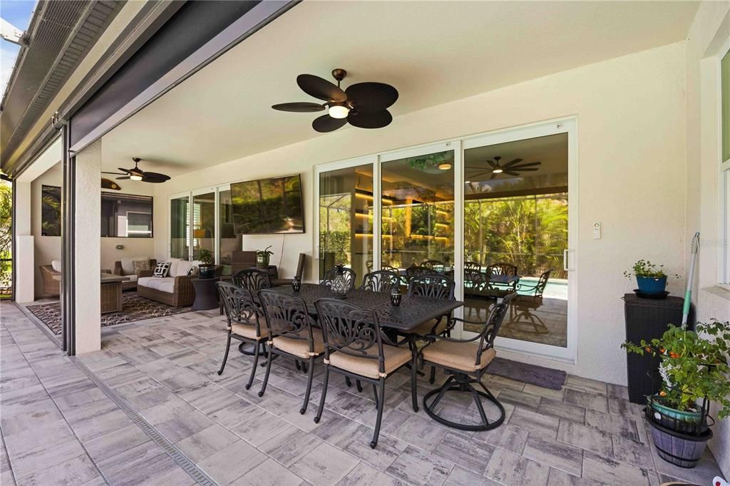 For Sale: $799,900 (3 beds, 3 baths, 2571 Square Feet)