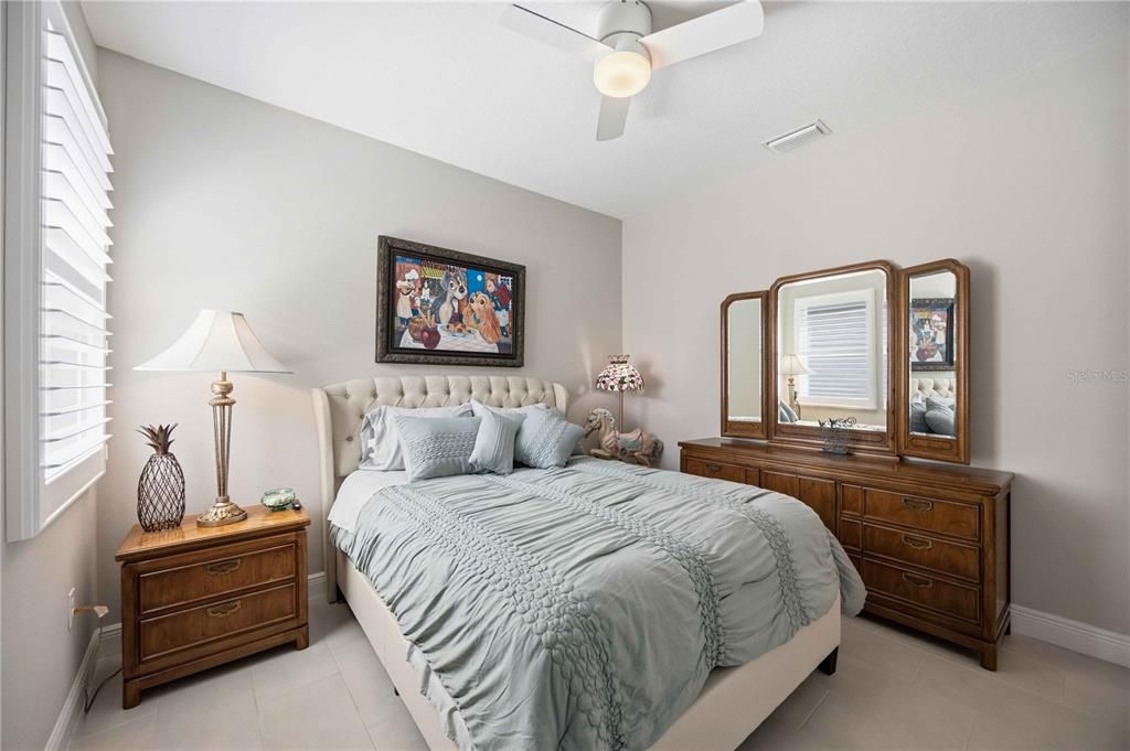 For Sale: $799,900 (3 beds, 3 baths, 2571 Square Feet)
