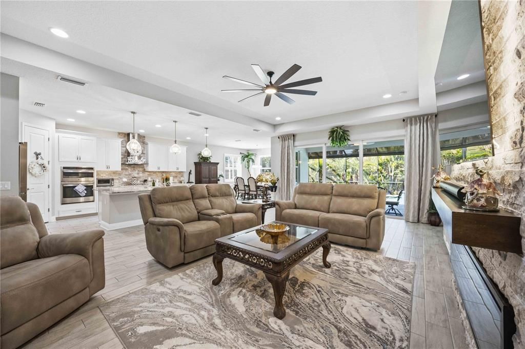 For Sale: $799,900 (3 beds, 3 baths, 2571 Square Feet)