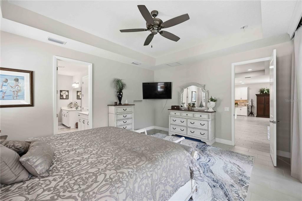 For Sale: $799,900 (3 beds, 3 baths, 2571 Square Feet)