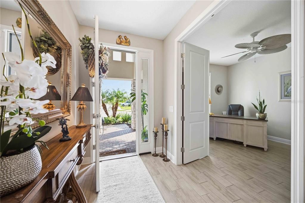 For Sale: $799,900 (3 beds, 3 baths, 2571 Square Feet)
