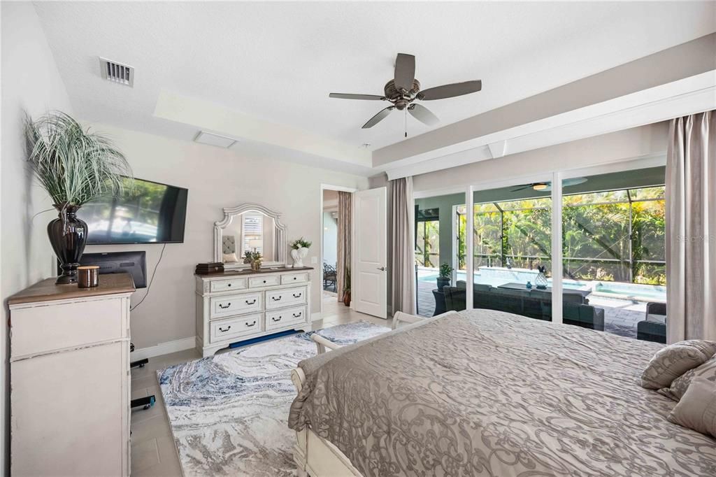 For Sale: $799,900 (3 beds, 3 baths, 2571 Square Feet)