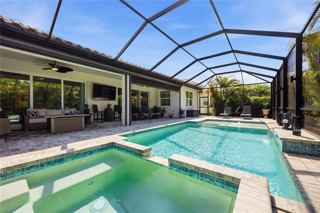 For Sale: $799,900 (3 beds, 3 baths, 2571 Square Feet)