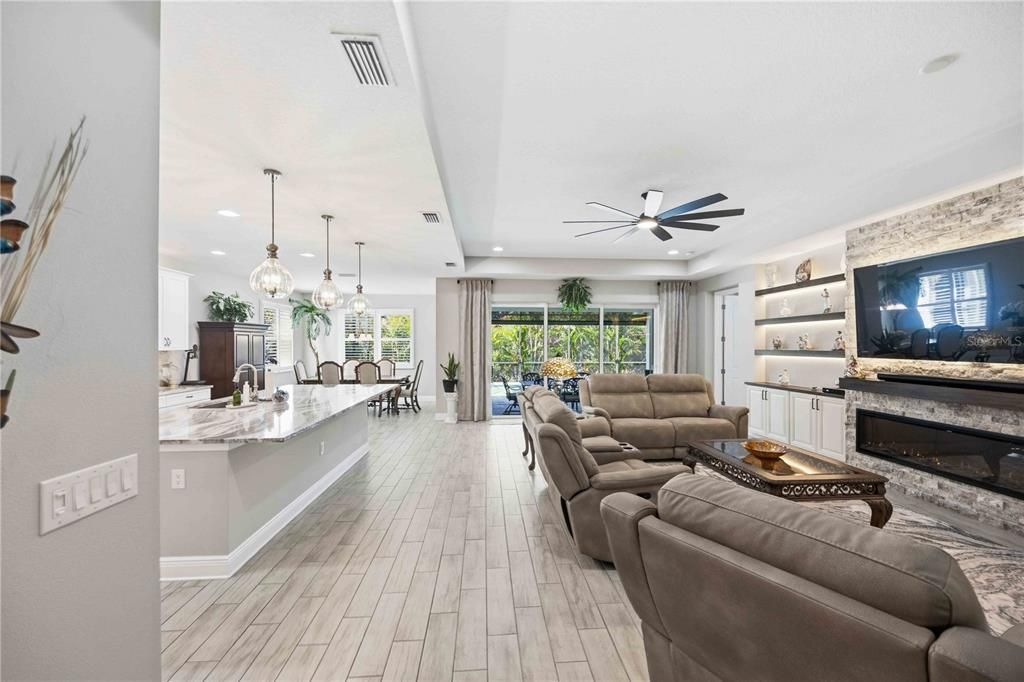 For Sale: $799,900 (3 beds, 3 baths, 2571 Square Feet)