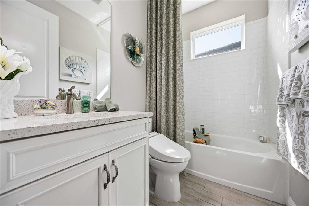 For Sale: $799,900 (3 beds, 3 baths, 2571 Square Feet)