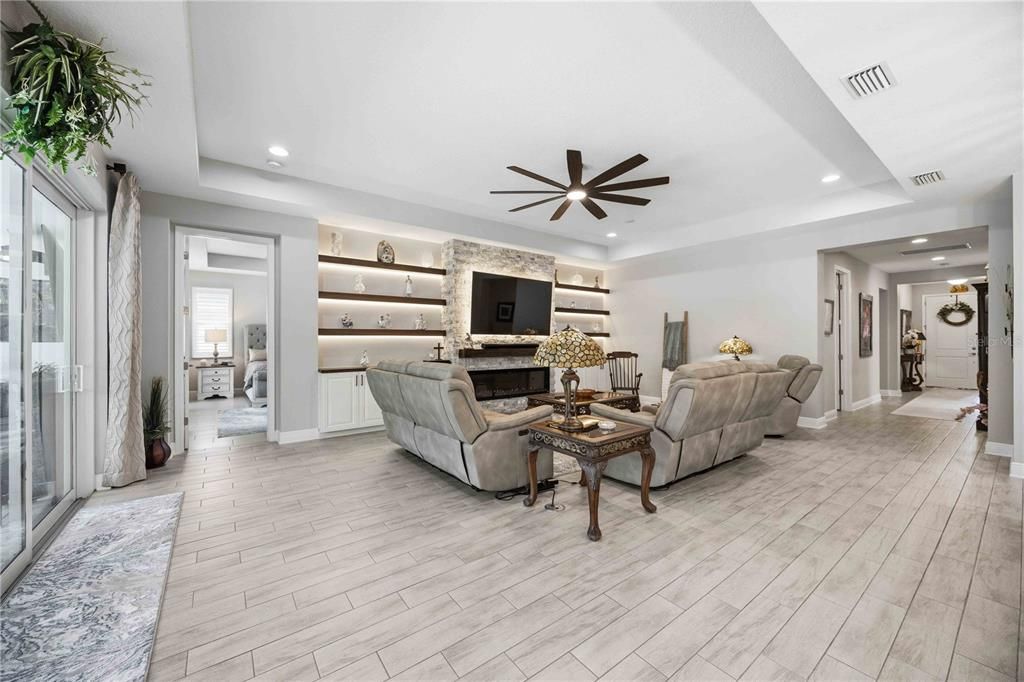 For Sale: $799,900 (3 beds, 3 baths, 2571 Square Feet)