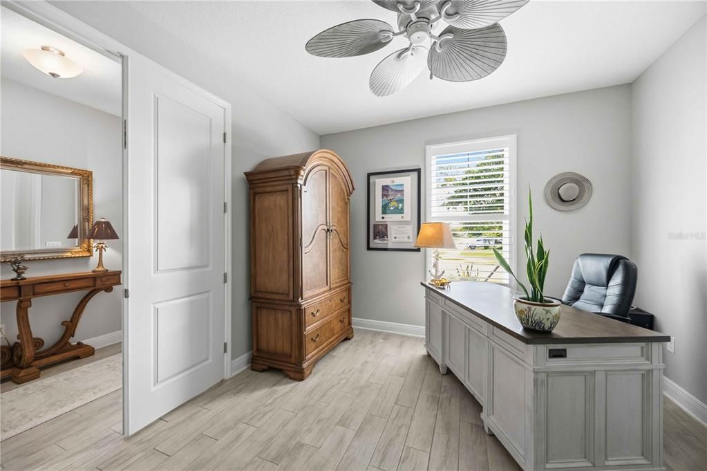 For Sale: $799,900 (3 beds, 3 baths, 2571 Square Feet)