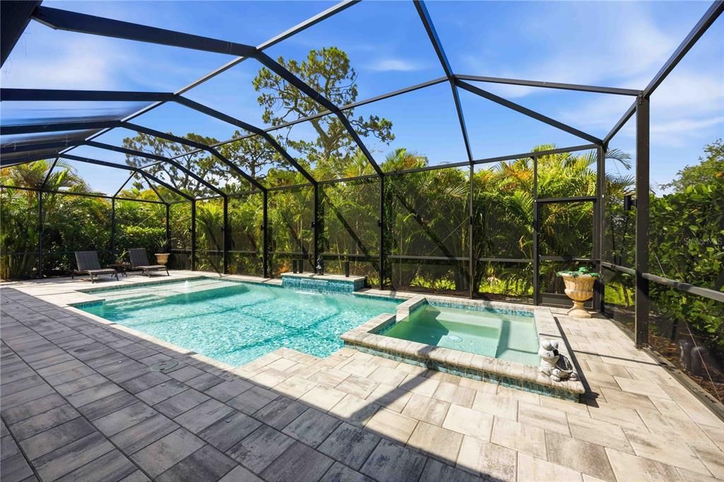 For Sale: $799,900 (3 beds, 3 baths, 2571 Square Feet)