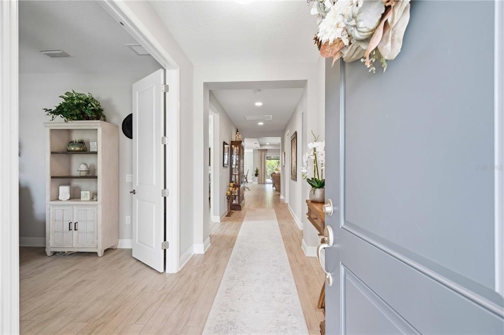 For Sale: $799,900 (3 beds, 3 baths, 2571 Square Feet)