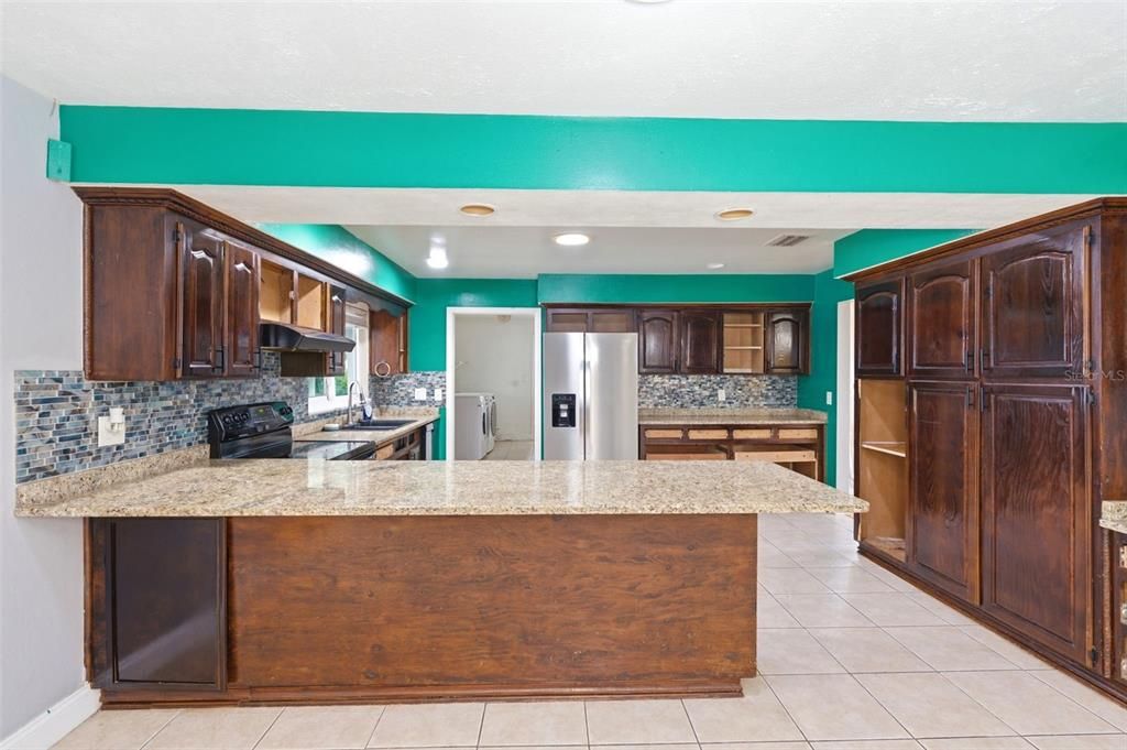 For Sale: $475,000 (5 beds, 4 baths, 2226 Square Feet)