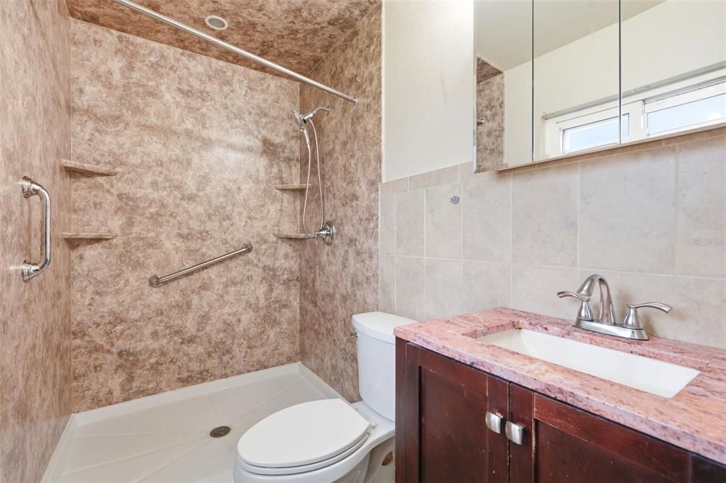 For Sale: $475,000 (5 beds, 4 baths, 2226 Square Feet)