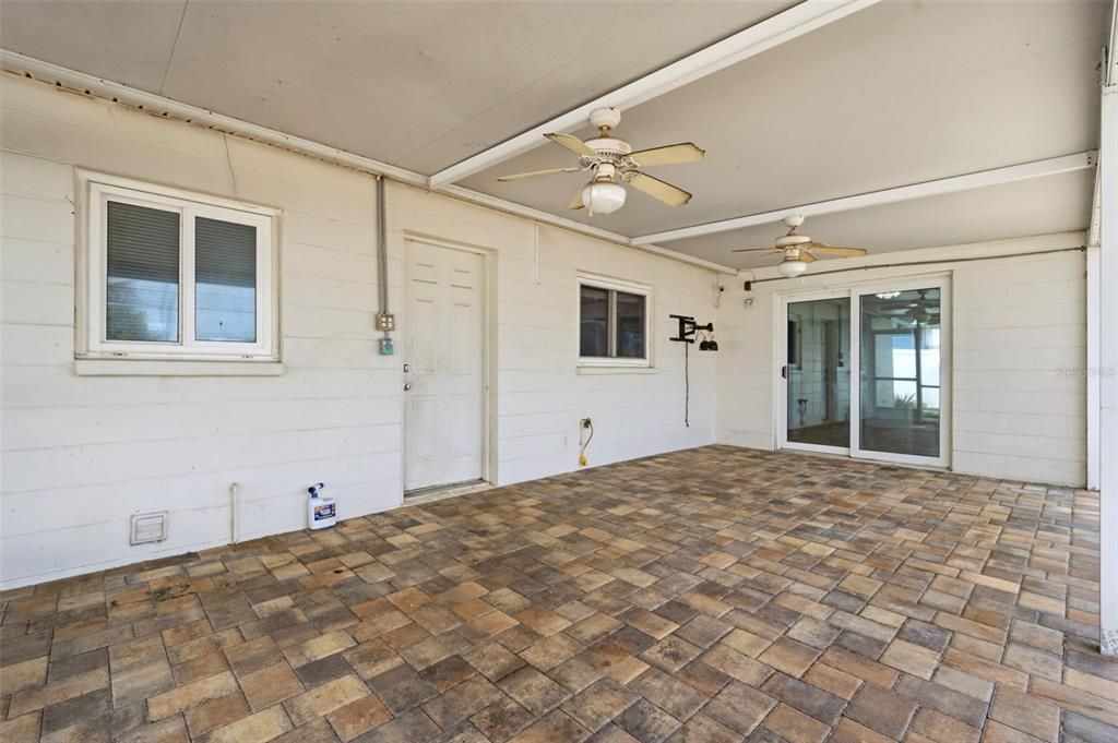 For Sale: $475,000 (5 beds, 4 baths, 2226 Square Feet)