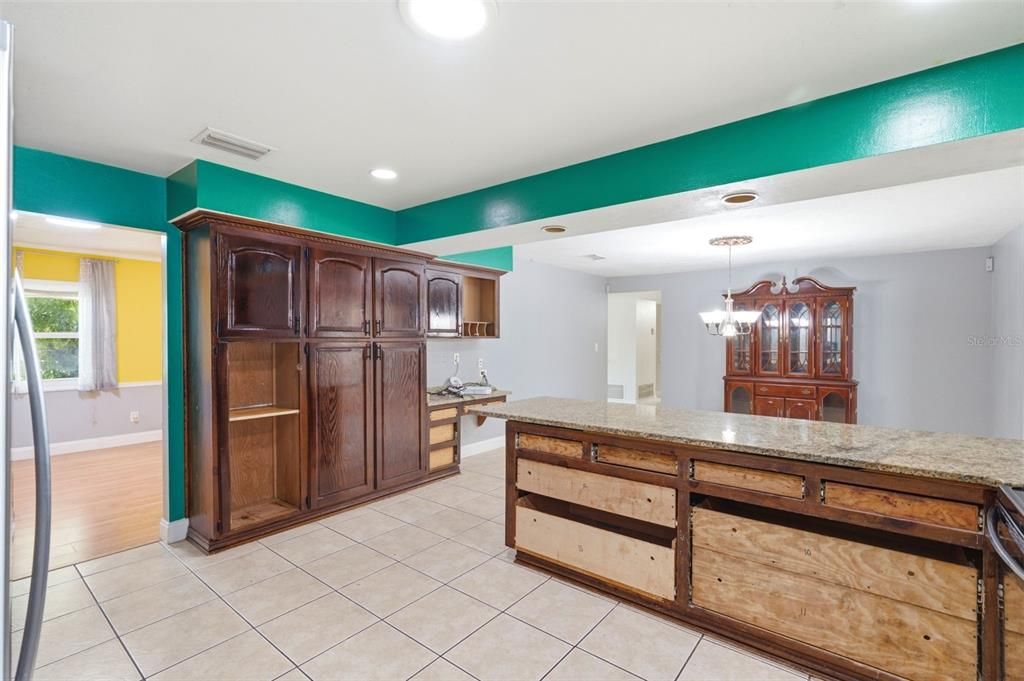 For Sale: $475,000 (5 beds, 4 baths, 2226 Square Feet)
