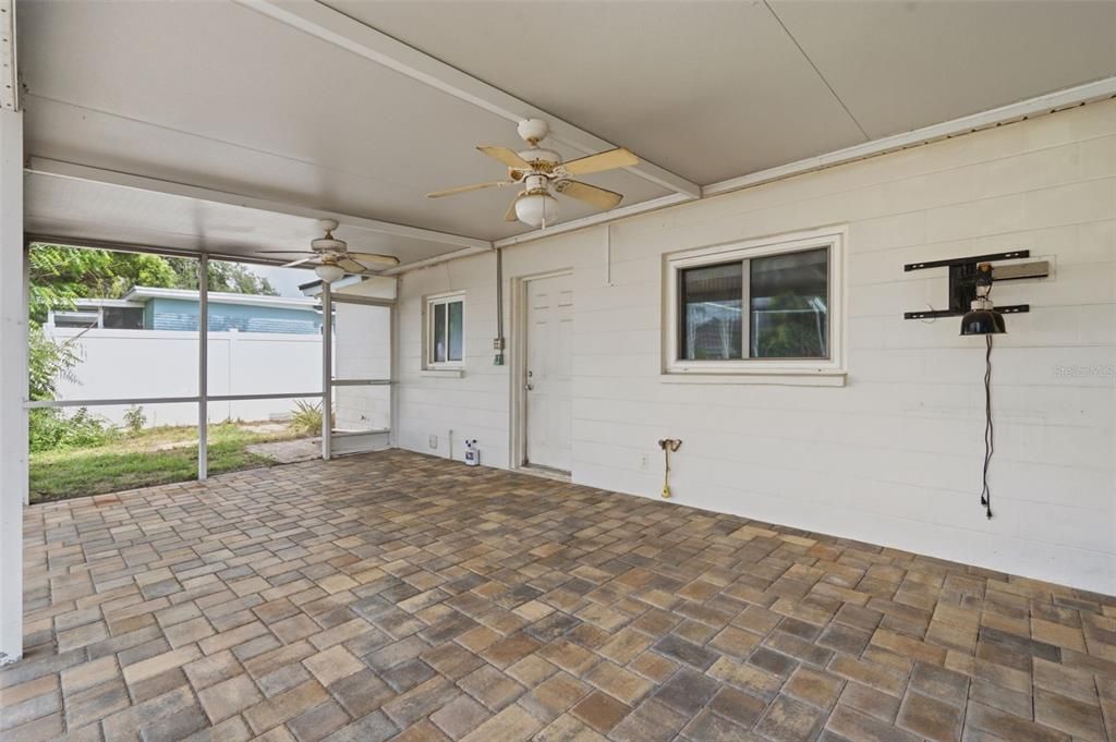 For Sale: $475,000 (5 beds, 4 baths, 2226 Square Feet)