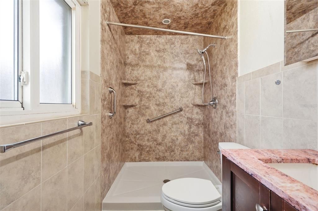 For Sale: $475,000 (5 beds, 4 baths, 2226 Square Feet)