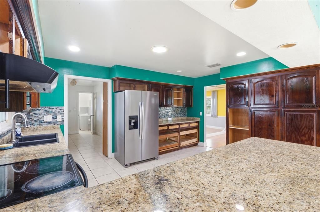 For Sale: $475,000 (5 beds, 4 baths, 2226 Square Feet)