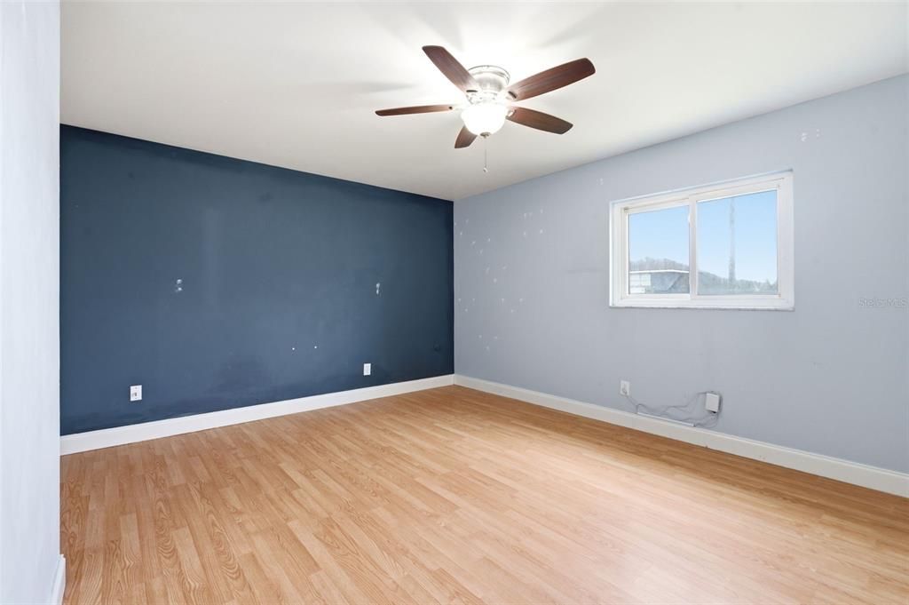For Sale: $475,000 (5 beds, 4 baths, 2226 Square Feet)