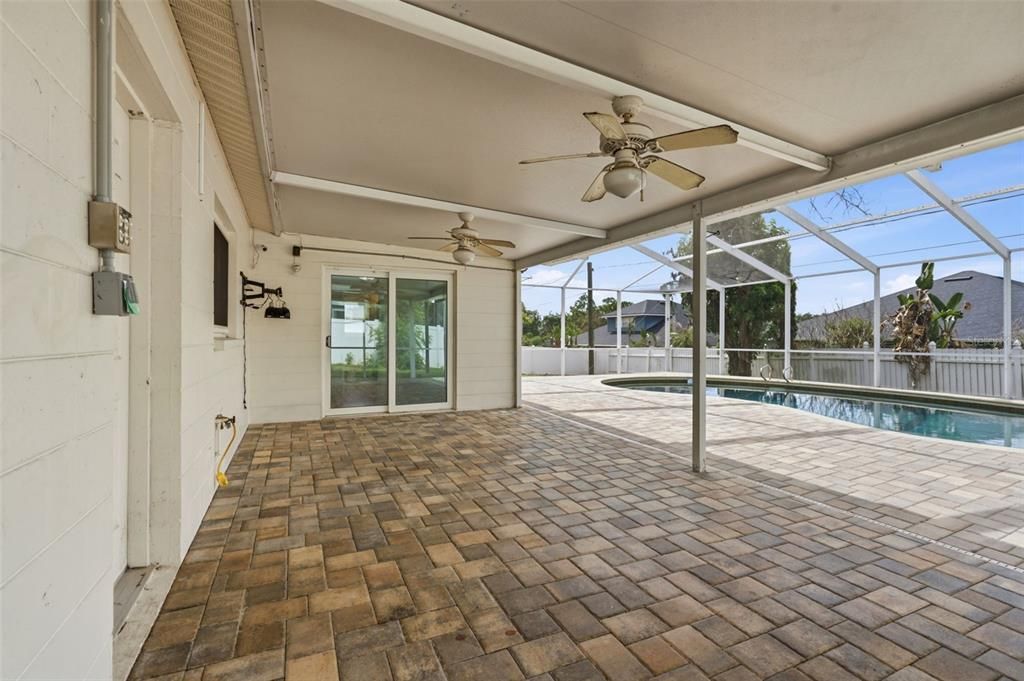For Sale: $475,000 (5 beds, 4 baths, 2226 Square Feet)