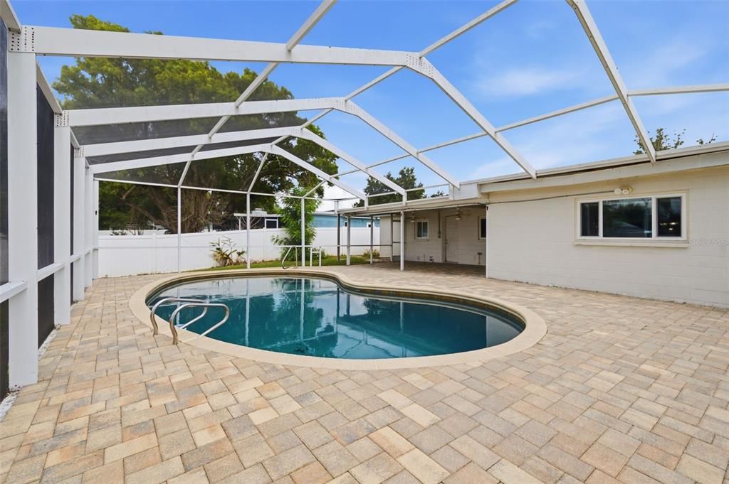 For Sale: $475,000 (5 beds, 4 baths, 2226 Square Feet)
