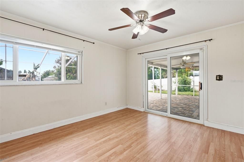 For Sale: $475,000 (5 beds, 4 baths, 2226 Square Feet)