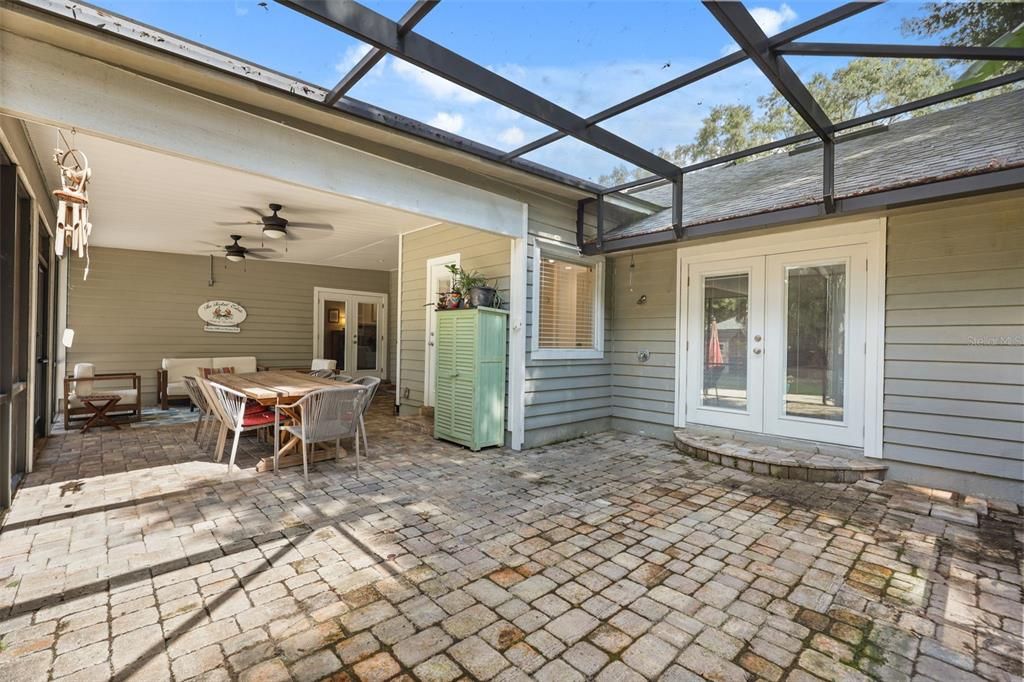 На продажу: $545,000 (4 спален, 2 ванн, 1938 Квадратных фут)