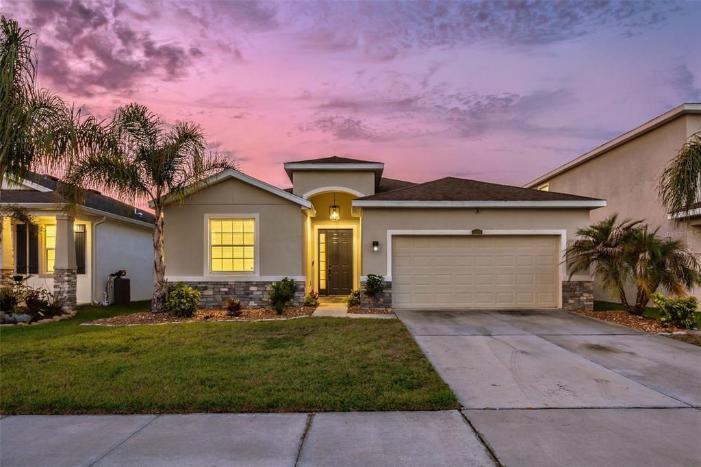 For Sale: $395,000 (4 beds, 2 baths, 2057 Square Feet)