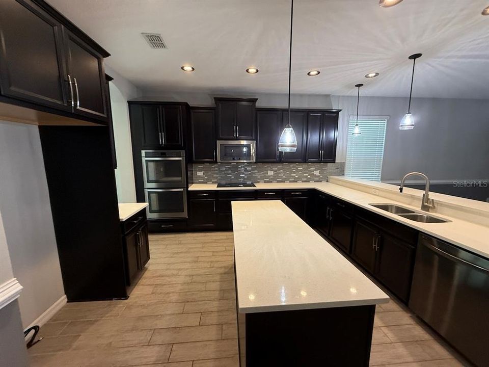 En Venta: $510,000 (5 camas, 3 baños, 3300 Pies cuadrados)