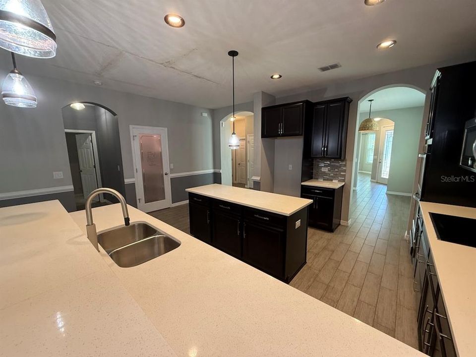 En Venta: $510,000 (5 camas, 3 baños, 3300 Pies cuadrados)