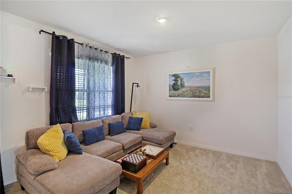 En Venta: $409,000 (4 camas, 2 baños, 2410 Pies cuadrados)