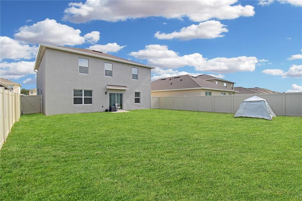 En Venta: $409,000 (4 camas, 2 baños, 2410 Pies cuadrados)