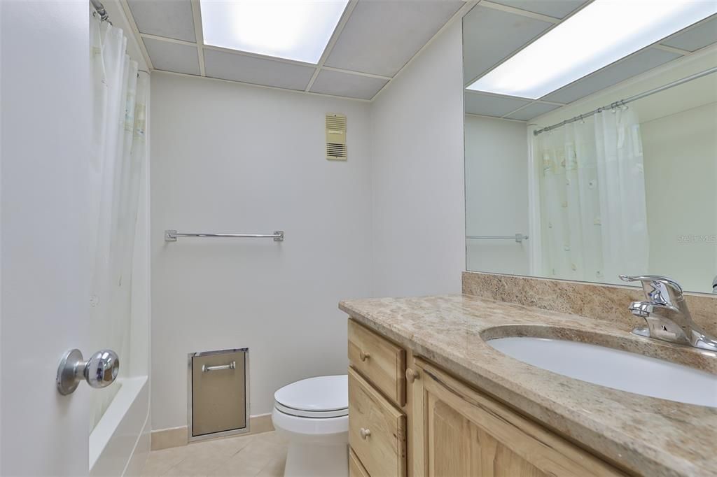 For Rent: $3,345 (2 beds, 2 baths, 1094 Square Feet)