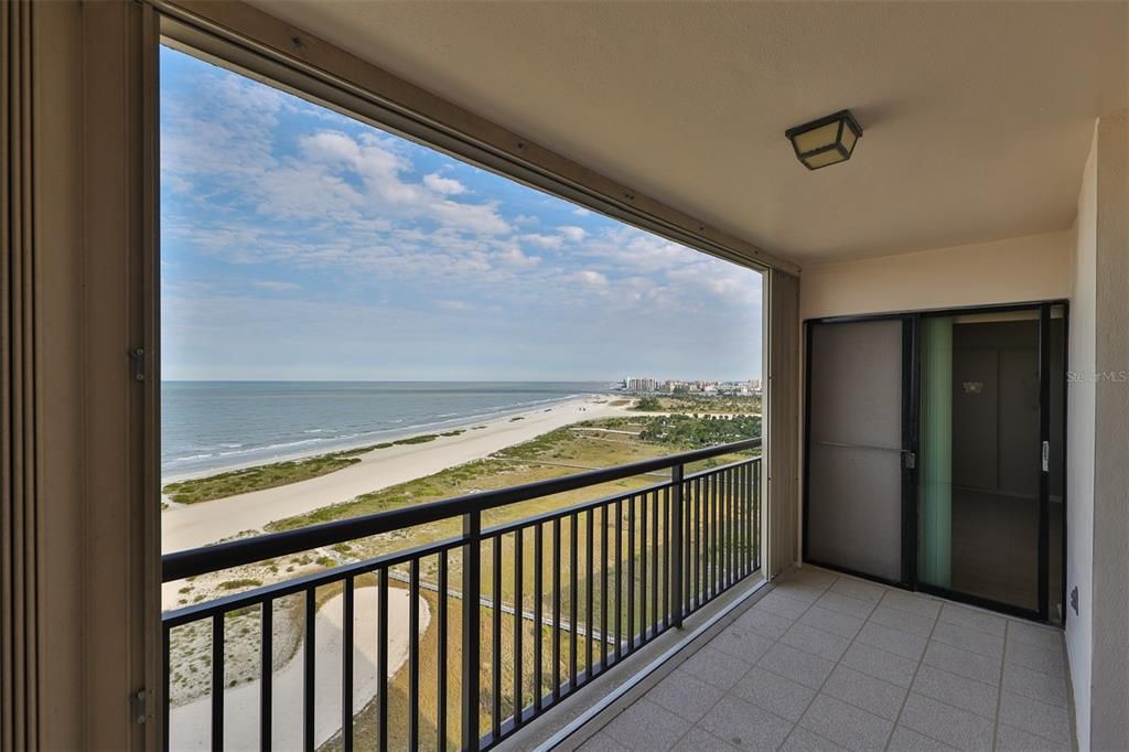 For Rent: $3,345 (2 beds, 2 baths, 1094 Square Feet)