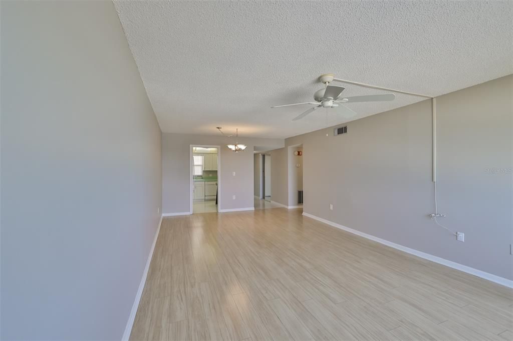 For Rent: $3,345 (2 beds, 2 baths, 1094 Square Feet)