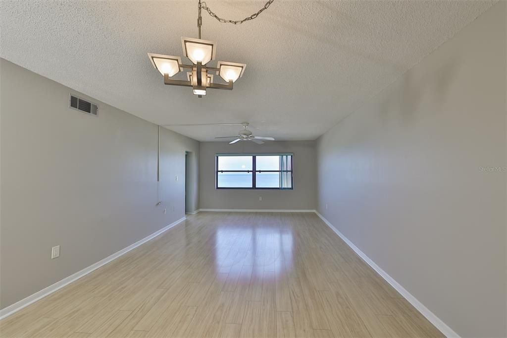 For Rent: $3,345 (2 beds, 2 baths, 1094 Square Feet)