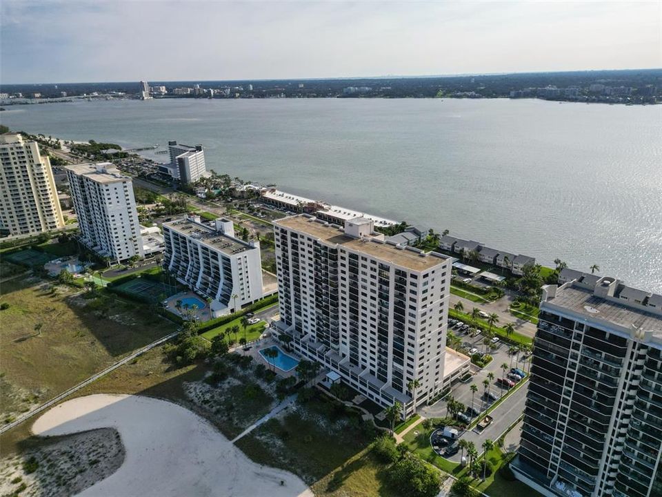 For Rent: $3,345 (2 beds, 2 baths, 1094 Square Feet)