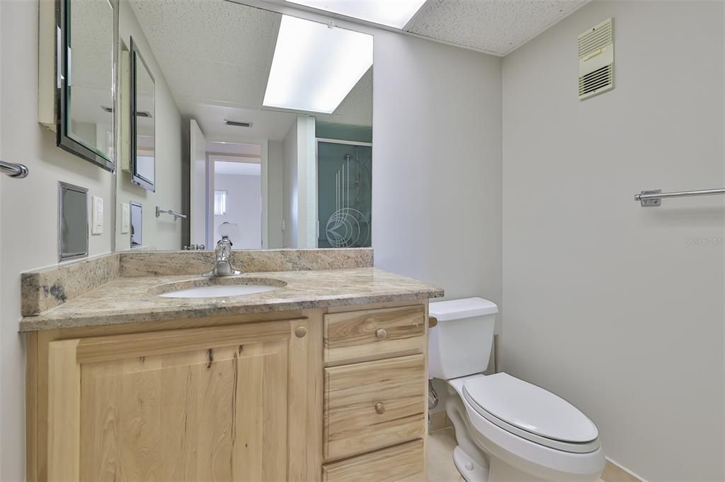 For Rent: $3,345 (2 beds, 2 baths, 1094 Square Feet)