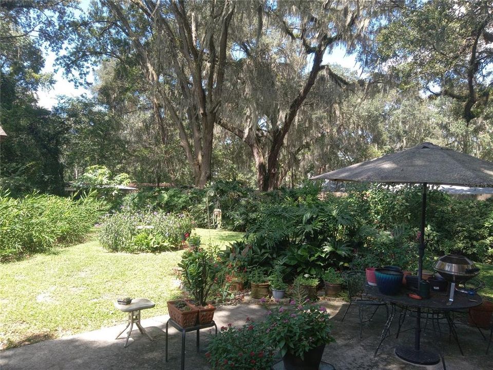 For Sale: $985,000 (3 beds, 2 baths, 2300 Square Feet)