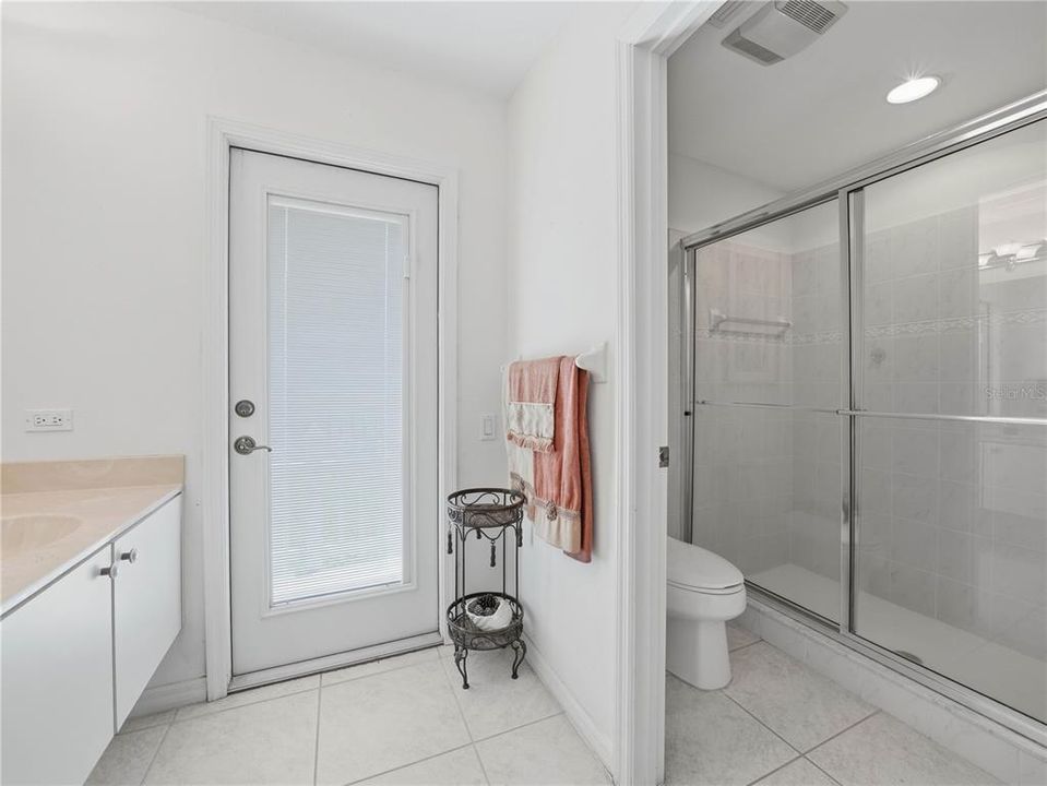 En Venta: $665,000 (3 camas, 3 baños, 2324 Pies cuadrados)