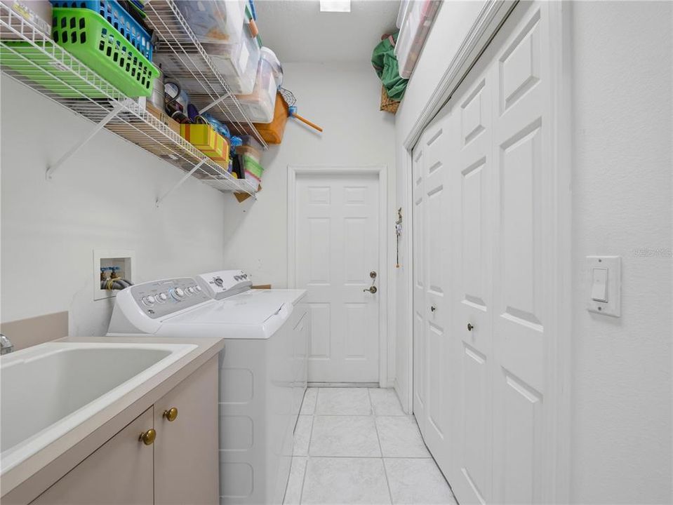 En Venta: $665,000 (3 camas, 3 baños, 2324 Pies cuadrados)