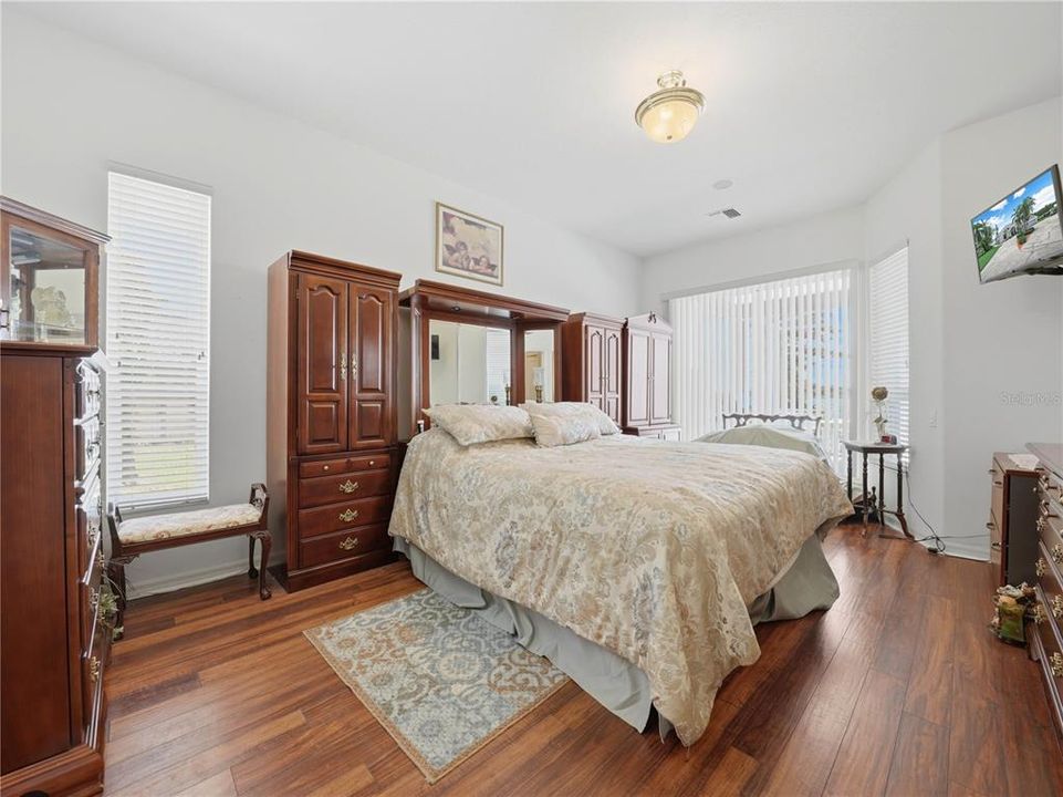 En Venta: $665,000 (3 camas, 3 baños, 2324 Pies cuadrados)